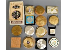 A quantity of fifteen vintage compacts including f