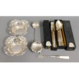 A boxed Kings pattern set of spoons & forks, two s