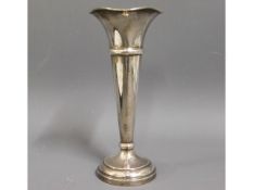 A silver posy vase by Joseph Gloster, 7.125in tall