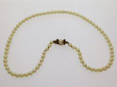 A set of cultured pearls with 9ct gold clasp with