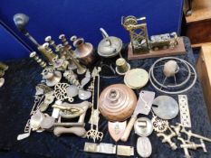 A quantity of mixed copper & brassware including t