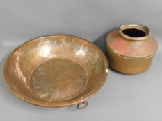 A large 19thC. copper wash basin, 24in diameter, i