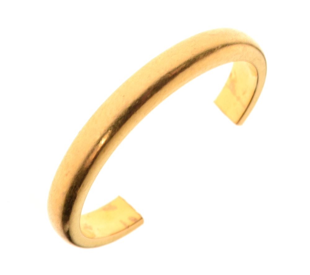 22ct gold wedding band (cut), 6.1g approx Condition: Cut as per images, sold as seen. **General