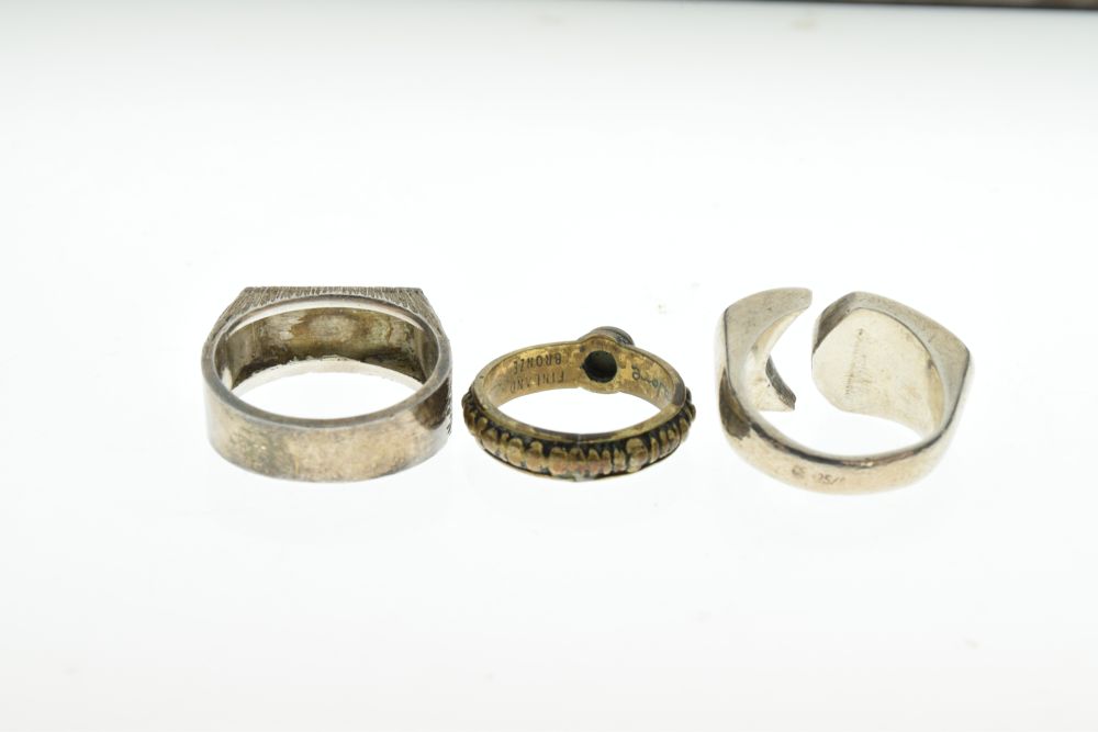 Three assorted dress rings comprising a hallmarked silver signet-style example, size W, an - Image 4 of 5