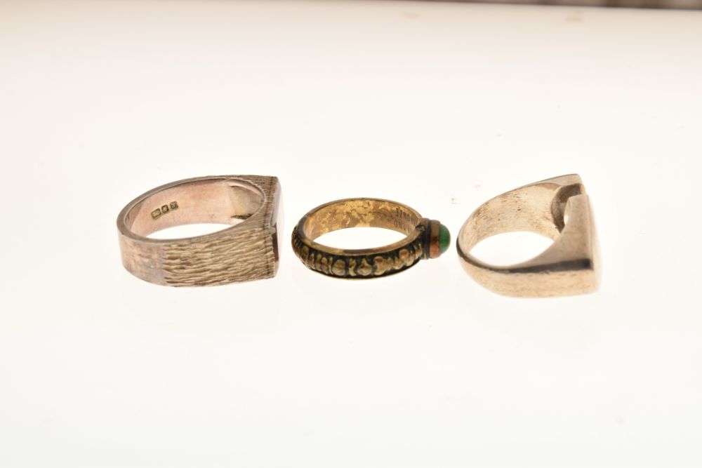 Three assorted dress rings comprising a hallmarked silver signet-style example, size W, an - Image 5 of 5