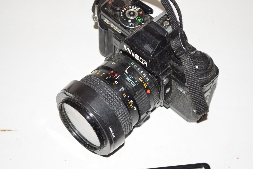 Minolta X-700 and Pentax Asahi SP1000 35mm cameras with a small quantity of accessories and case - Image 4 of 6