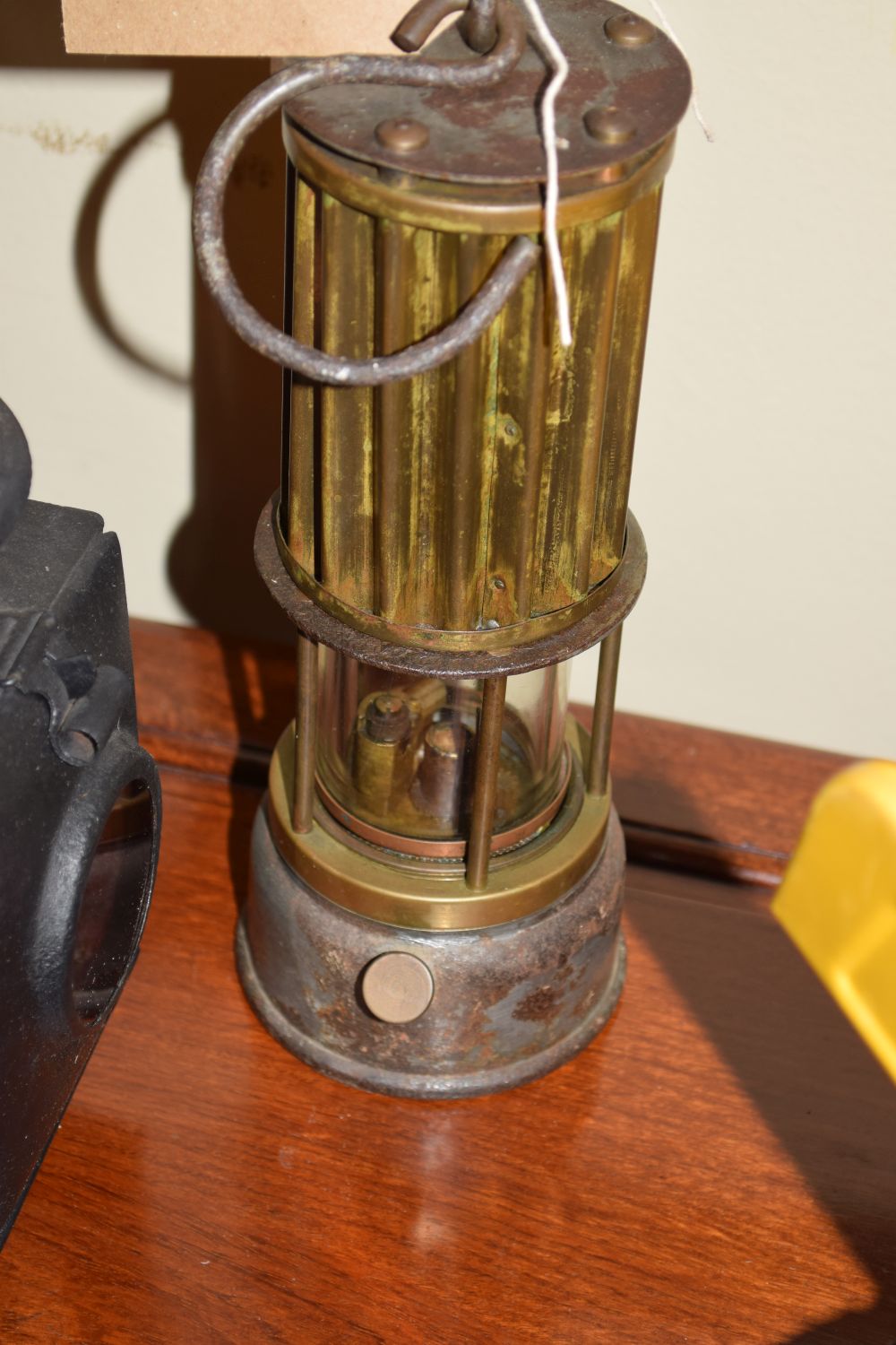 Collection of lamps to include; The Premier Lamp by the Engineering Company Ltd Leeds, Desmo - Image 4 of 6