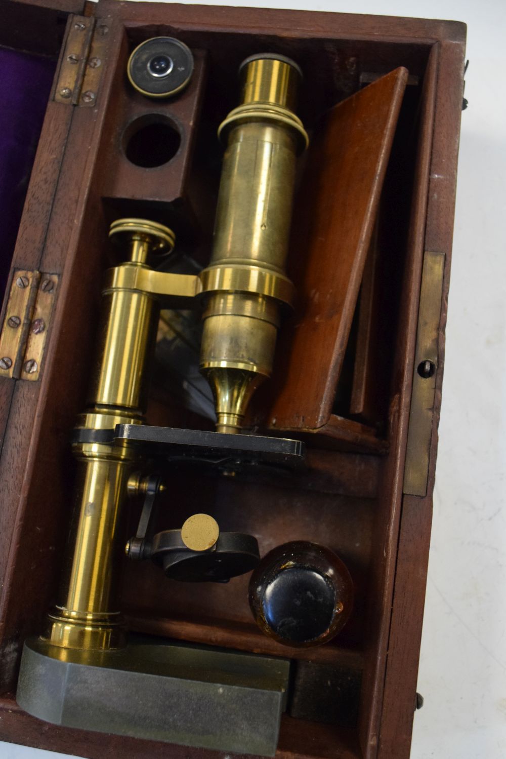 20th Century brass microscope, together with a selection of slides, within wooden case Condition: - Image 4 of 7