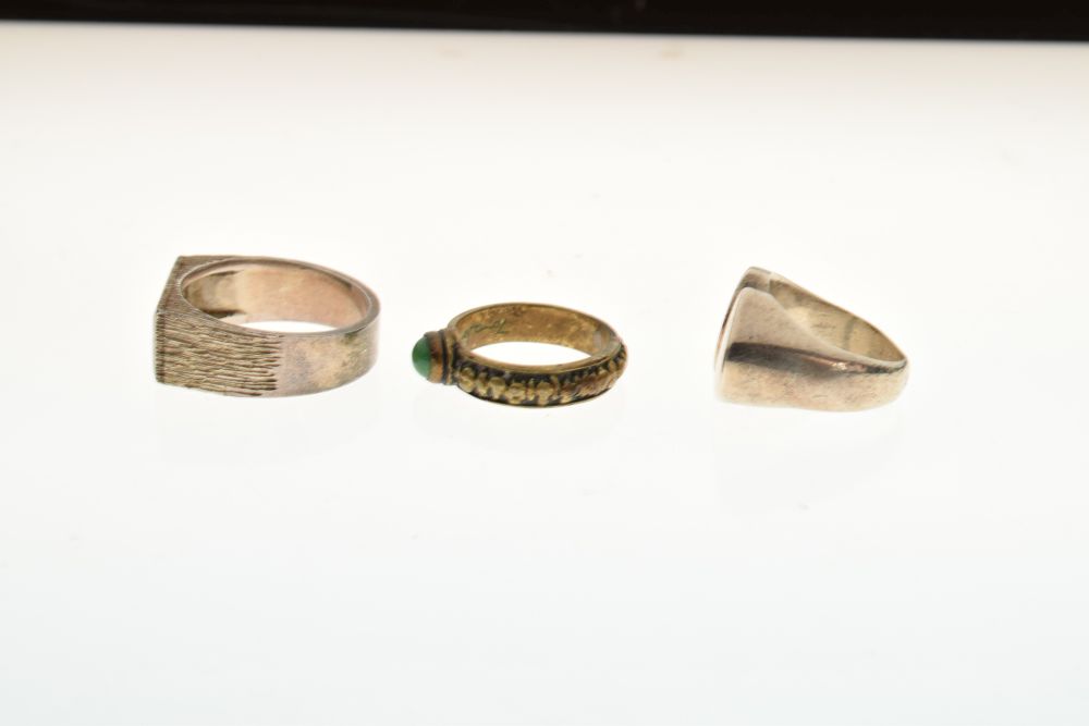 Three assorted dress rings comprising a hallmarked silver signet-style example, size W, an - Image 3 of 5