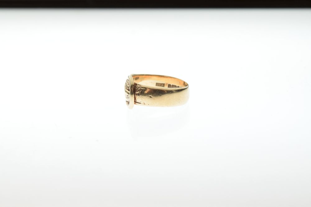 9ct gold wedding band with buckled belt decoration, size N, 3.4g approx Condition: Wear to the - Image 3 of 6