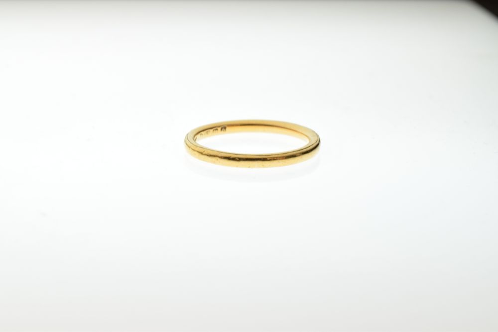 22ct gold wedding band, size Q, 4.1g approx Condition: Knocks and dints to exterior. Any external - Image 3 of 5