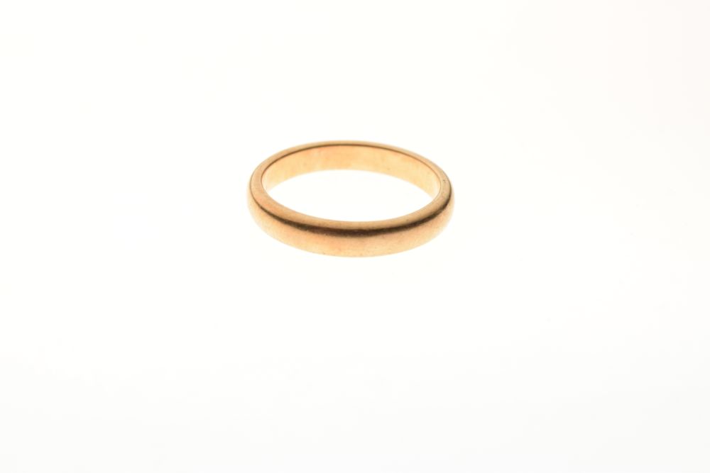 Gentleman's 9ct gold wedding band, size Q½, 4g approx Condition: ** Due to current lockdown - Image 2 of 4