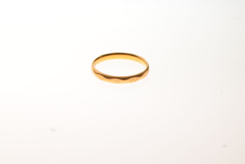 22ct gold wedding band, size O, 2.7g approx Condition: general wear to external engraving, otherwise - Image 3 of 4