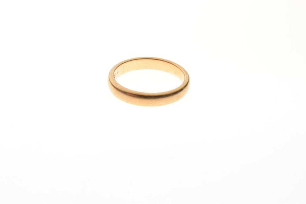 Gentleman's 9ct gold wedding band, size Q½, 4g approx Condition: ** Due to current lockdown - Image 3 of 4