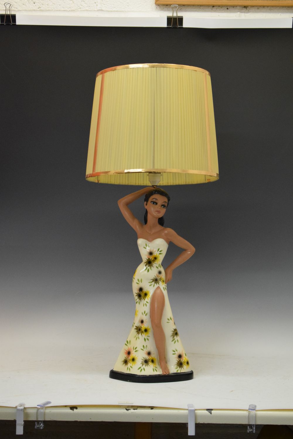 Mid 20th Century plaster figural table lamp formed as a female in a white floral dress, vintage - Bild 2 aus 7