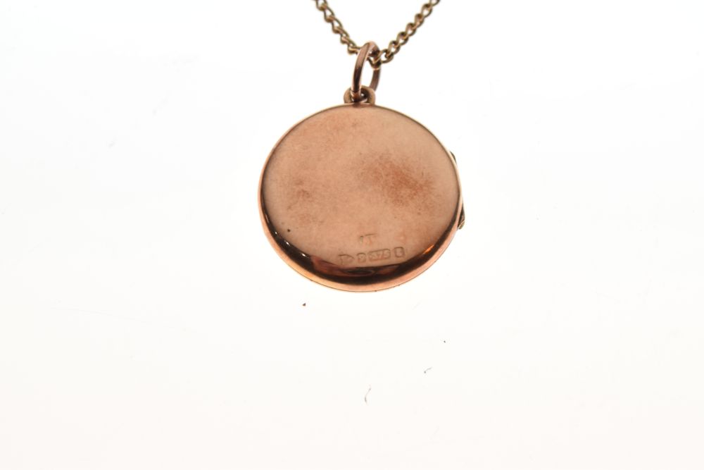 9ct gold locket of circular design, together with a yellow metal curb link fine chain stamped 9ct, - Image 2 of 5