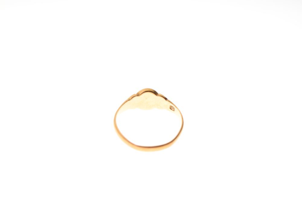 Gentleman's 18ct gold signet ring with engraved monogram, size J½, 2.2g approx Condition: Shank bent - Image 3 of 5