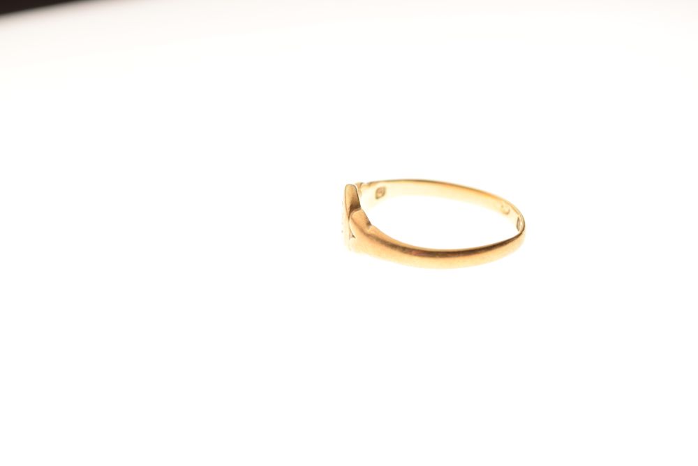 Gentleman's 18ct gold signet ring with engraved monogram, size J½, 2.2g approx Condition: Shank bent - Image 2 of 5