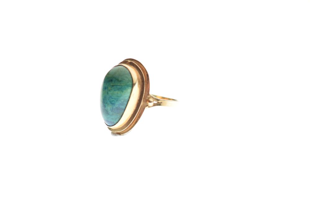 Yellow metal and malachite dress ring with ovoid cabochon, shank stamped 14k, size N, 3.7g gross - Image 2 of 6