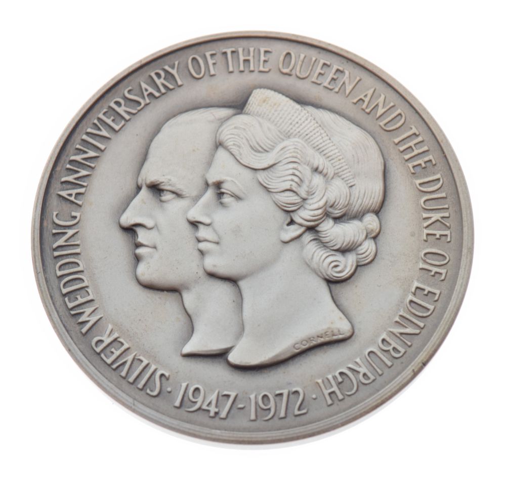 Coins & Medallions - John Pinches Sterling silver medal commemorating the 25th Wedding Anniversary