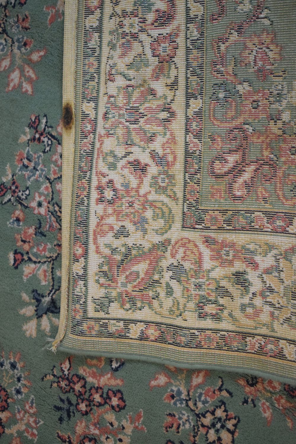 Machine made wool rug, 170cm x 230cm Condition: Would benefit from a clean, otherwise appears - Image 7 of 7