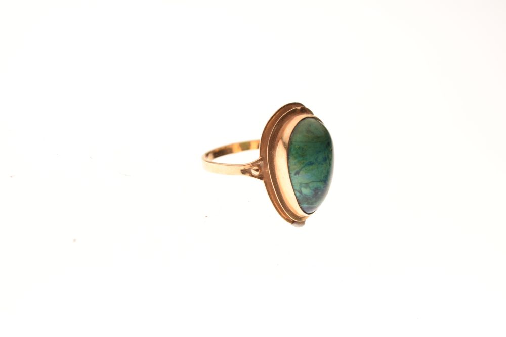 Yellow metal and malachite dress ring with ovoid cabochon, shank stamped 14k, size N, 3.7g gross - Image 3 of 6