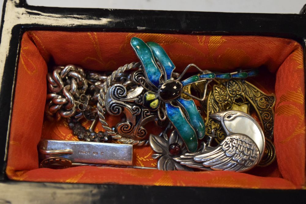 Oriental black lacquer jewellery chest containing a selection of white metal and enamel brooches, - Image 2 of 3