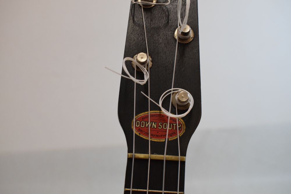 'Down South' four-string ukulele, 52cm long with case Condition: Has been restrung. Appears playable - Image 3 of 5