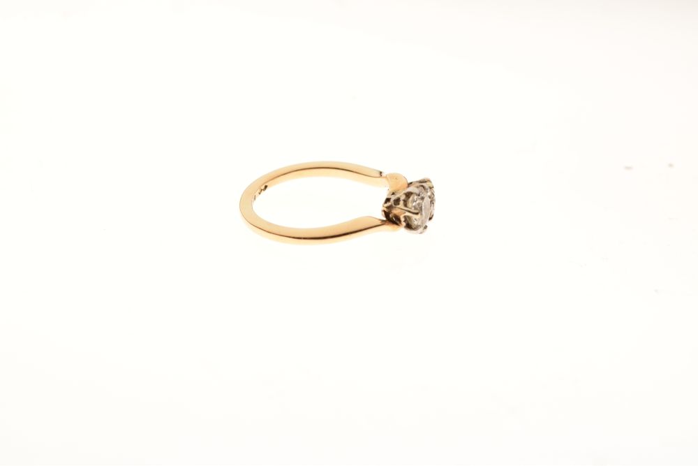 Yellow metal and two stone diamond ring of crossover design, shank stamped 18ct, the stones - Image 4 of 5