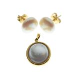 18ct gold and 'blister pearl'-set pendant, together with a similar pair of ear studs stamped 750,