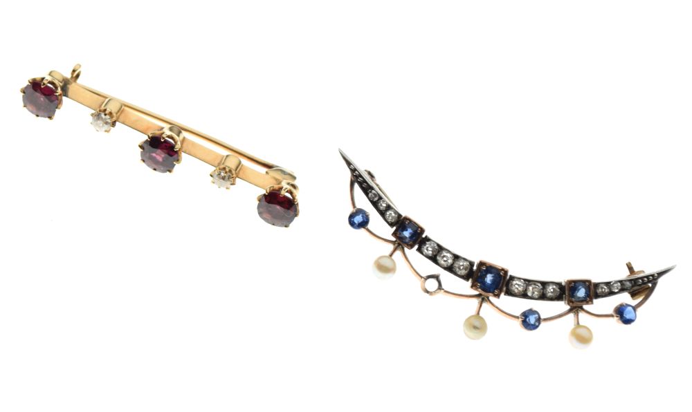 Unmarked yellow metal, diamond, sapphire and pearl-set crescent brooch, 4.5cm wide, together with