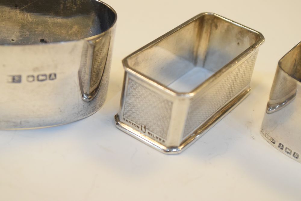 Pair of George V silver napkin rings, Birmingham 1926, together with two other napkin rings, 110g - Image 4 of 6