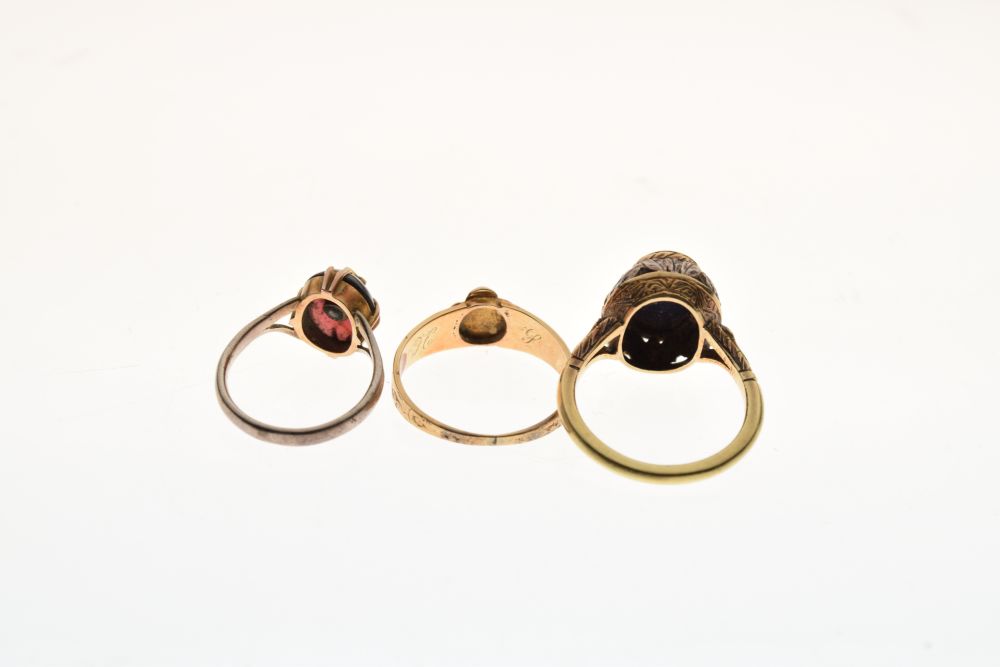 Three various unmarked dress rings comprising signet ring set lapis lazuli-coloured oval hardstone - Image 3 of 5