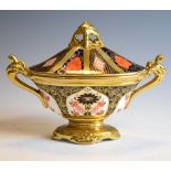 Royal Crown Derby Imari pattern tureen 1128, 14cm high Condition: We endeavour to mention any post-