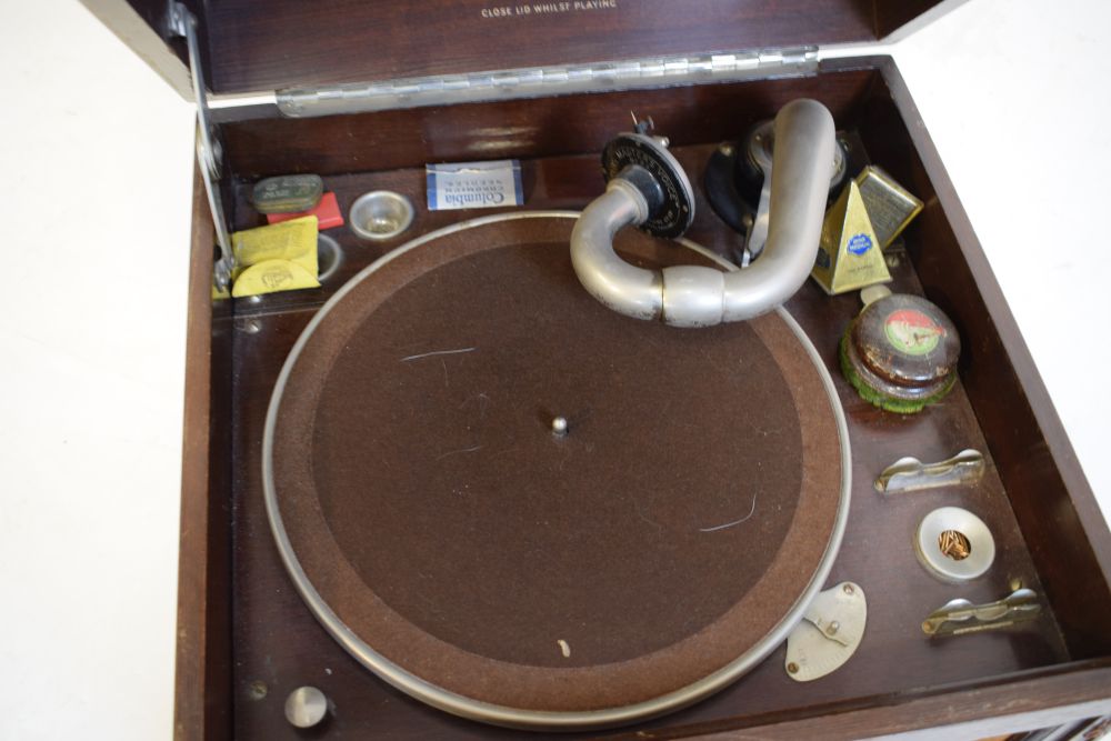 HMV oak cased table top wind-up gramophone, 45cm wide Condition: while we do not guarantee - Image 3 of 5