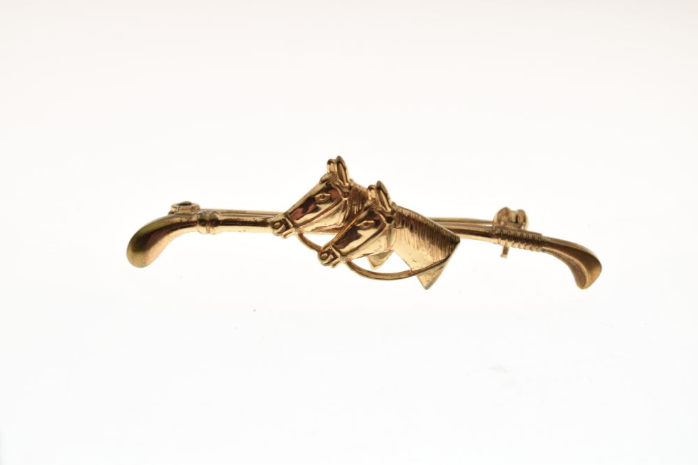 Unmarked gilt metal bar brooch formed as two horses heads and a riding crop, 4.8cm wide, together - Image 4 of 5