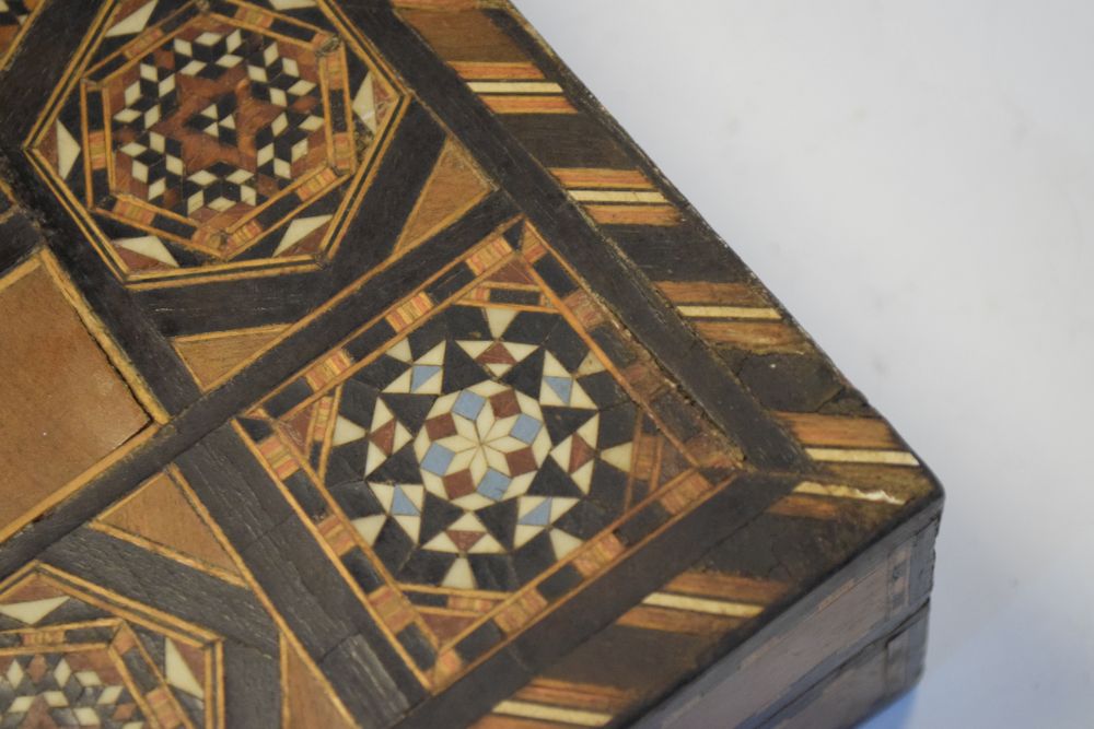 Middle Eastern backgammon board, with inlaid decoration, 40cm wide Condition: Damage to the inlaid - Image 9 of 9