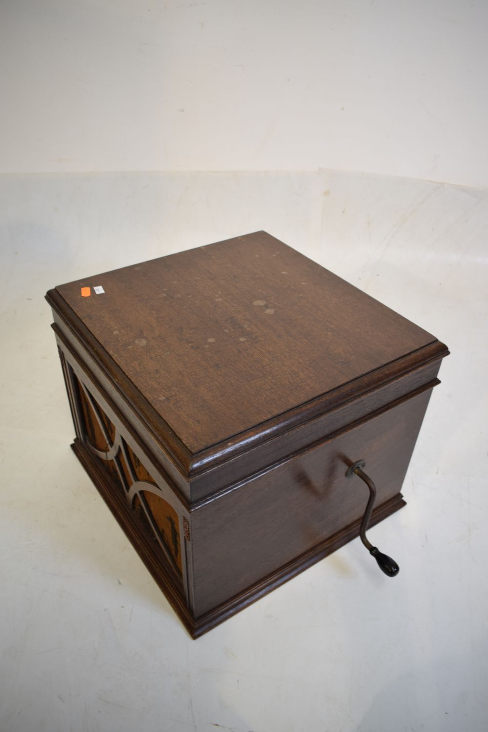 HMV oak cased table top wind-up gramophone, 45cm wide Condition: while we do not guarantee - Image 4 of 5