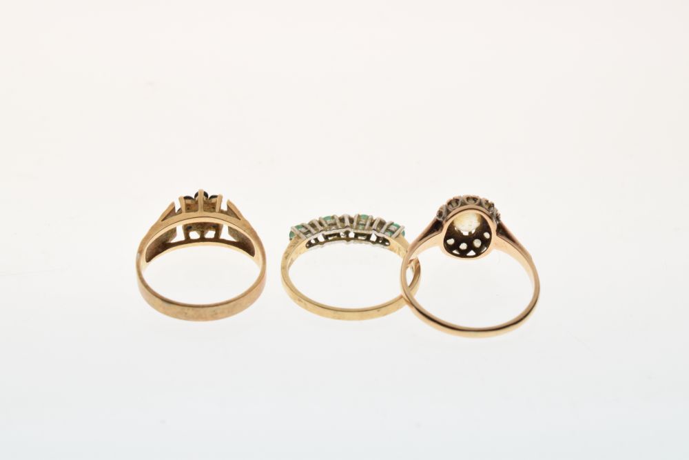 Two 9ct gold dress rings, together with a third yellow metal ring stamped 9ct, 6.8g gross approx (3) - Image 4 of 8