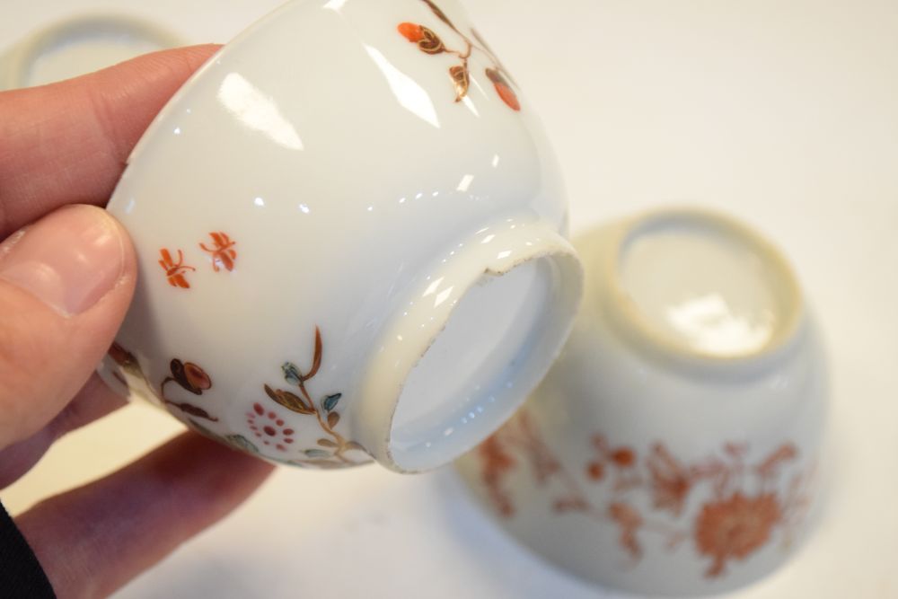 Group of late 18th and 19th Century Chinese porcelain, to include nine tea bowls, five saucers and - Image 15 of 15