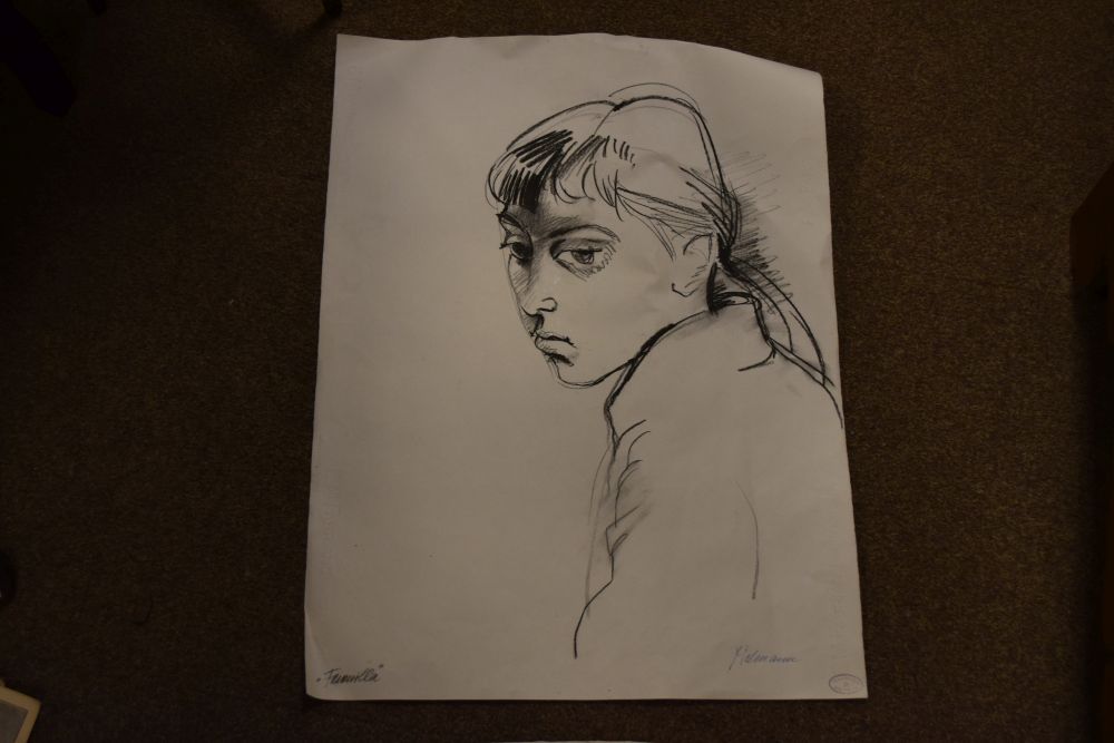 Edmund Pielmann - Charcoal study - Portrait of a young girl, signed and with Ateleier stamp together - Image 5 of 7