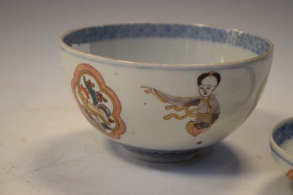 Chinese porcelain covered bowl decorated with dancers alternating with cockerels within shaped - Image 3 of 8