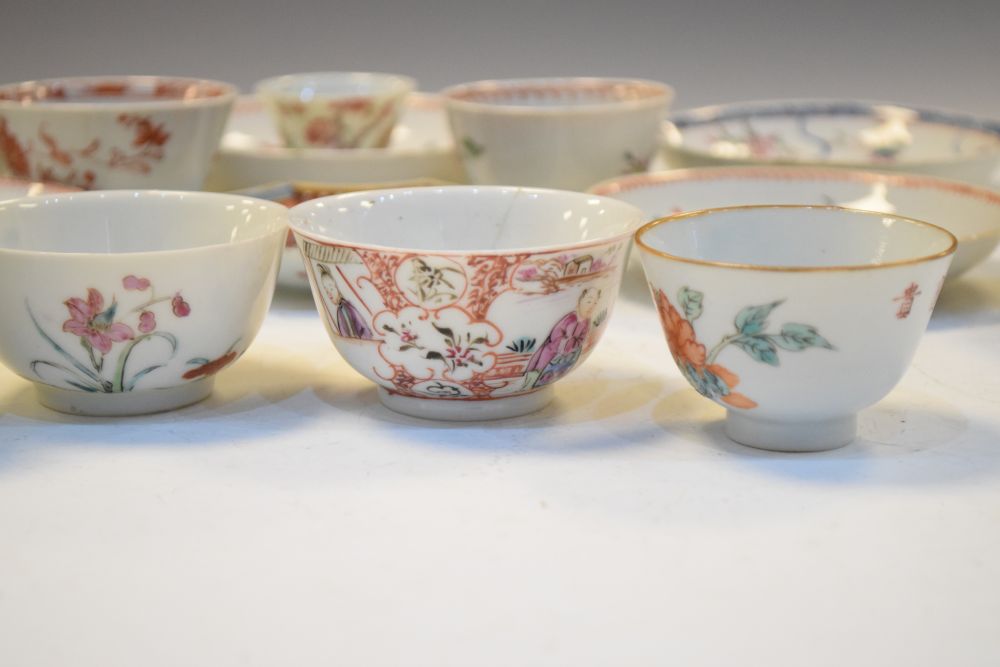 Group of late 18th and 19th Century Chinese porcelain, to include nine tea bowls, five saucers and - Image 4 of 15