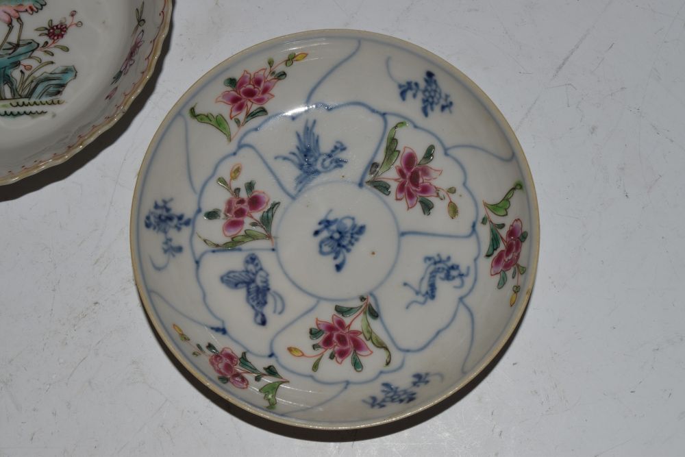 Late 18th/early 19th Century Chinese porcelain tea wares, to include tea bowl and saucer painted - Image 7 of 10