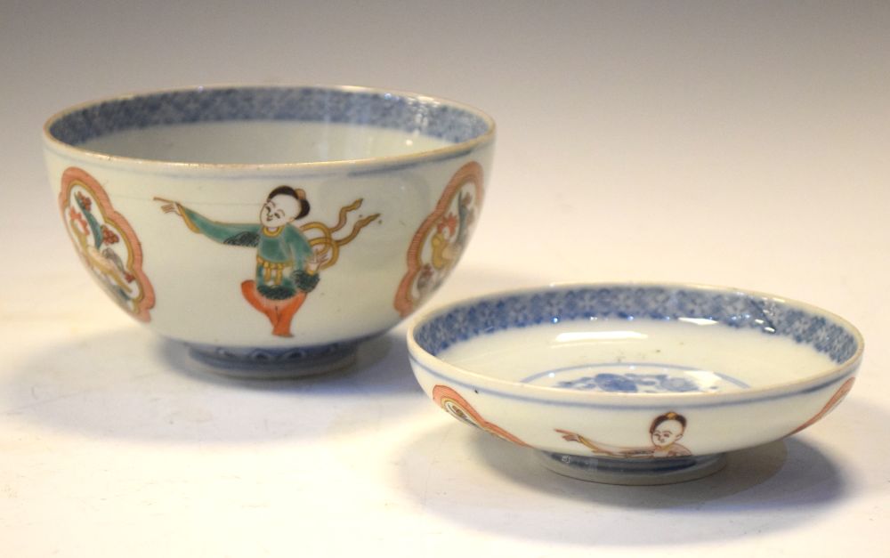 Chinese porcelain covered bowl decorated with dancers alternating with cockerels within shaped