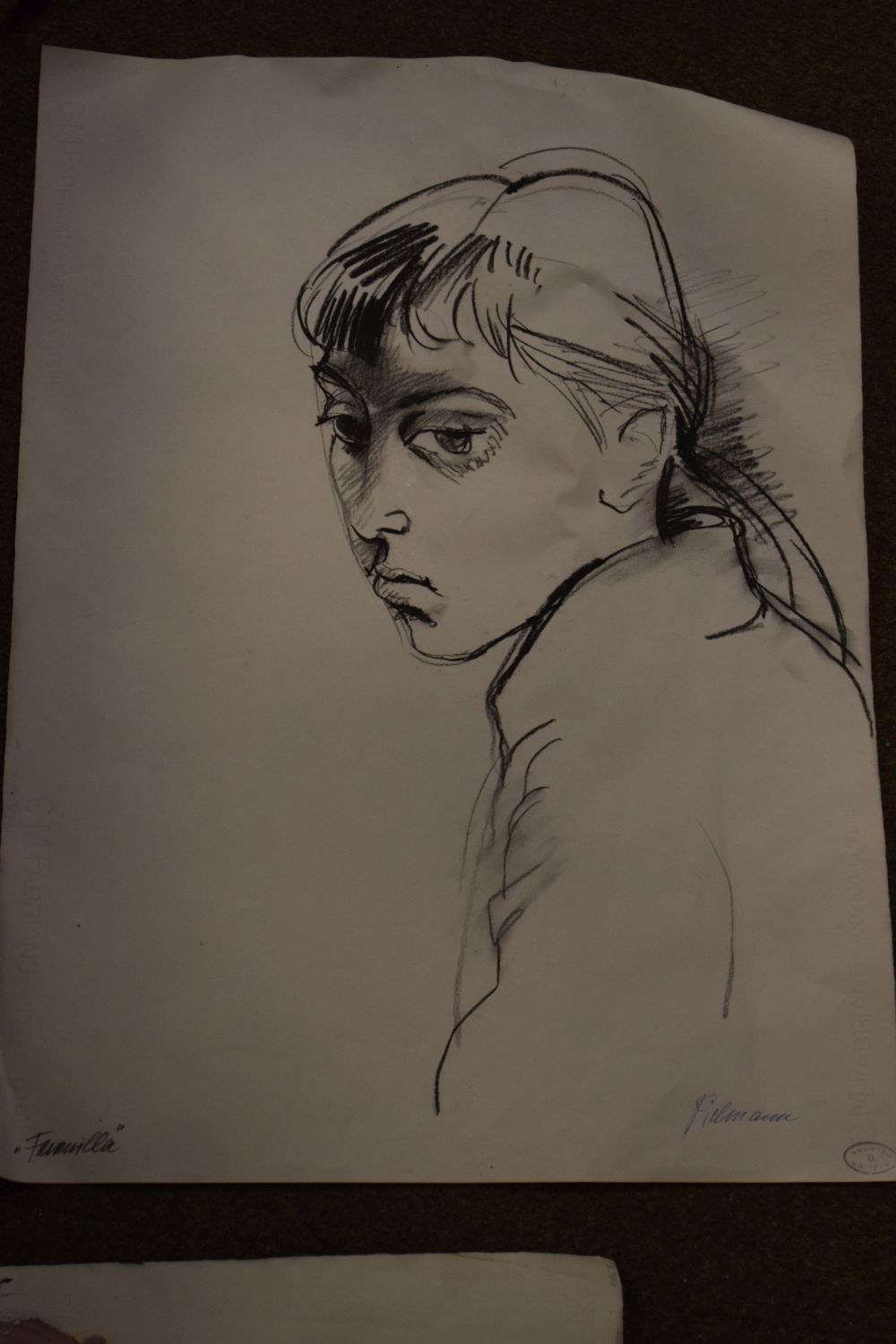 Edmund Pielmann - Charcoal study - Portrait of a young girl, signed and with Ateleier stamp together - Image 4 of 7