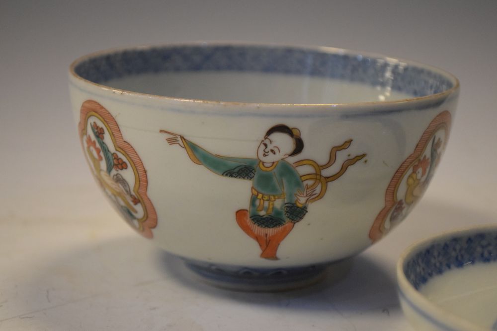 Chinese porcelain covered bowl decorated with dancers alternating with cockerels within shaped - Image 2 of 8