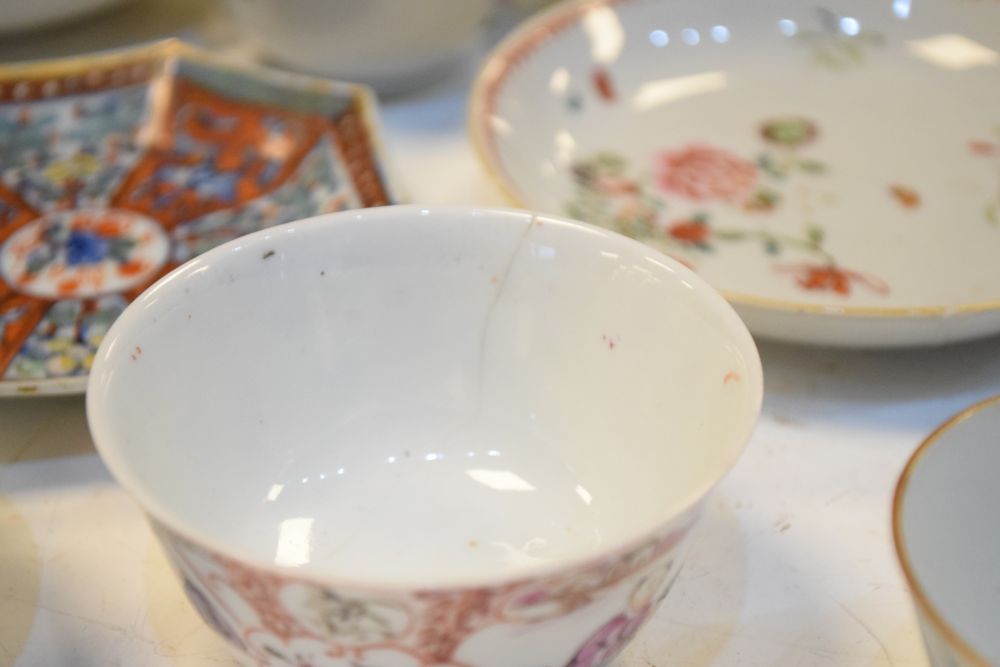 Group of late 18th and 19th Century Chinese porcelain, to include nine tea bowls, five saucers and - Image 2 of 15
