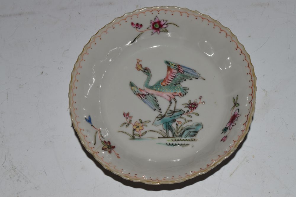 Late 18th/early 19th Century Chinese porcelain tea wares, to include tea bowl and saucer painted - Image 9 of 10
