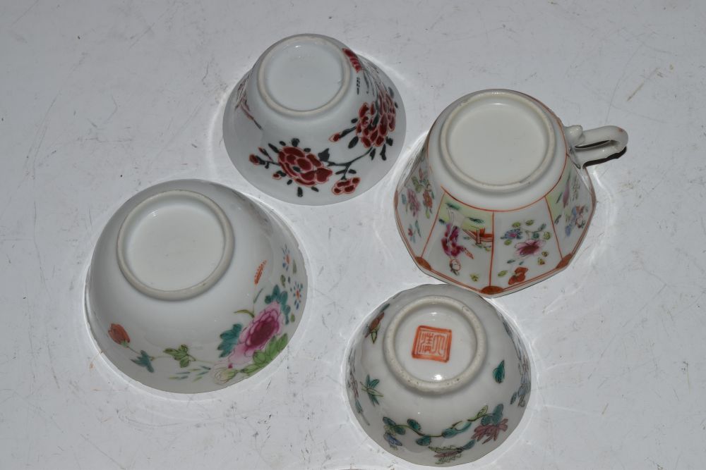 Group of 18th Century and later Chinese porcelain tea wares, comprising six tea bowls, two cups, and - Image 11 of 11